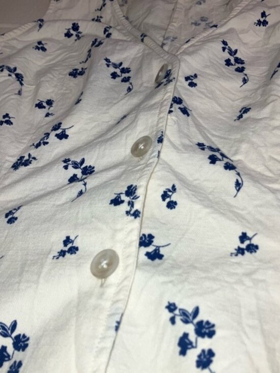 Universal Thread White and Blue Floral Top - Picture 5 of 5